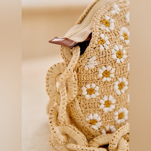 Sézane Isabelle Raffia Embroidered Daisy Bag Chain Flowers Cream White EUC - Picture 11 of 12